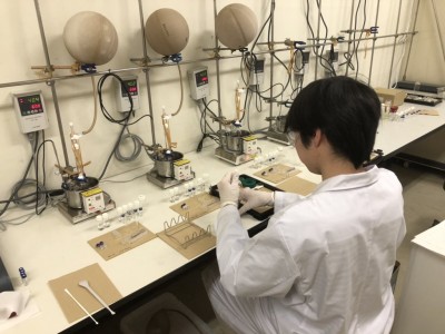 酸化重合実験　～東村研究室紹介～