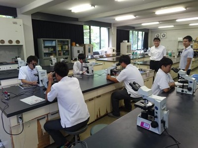 岡山商科大学附属高等学校の生徒に模擬授業
